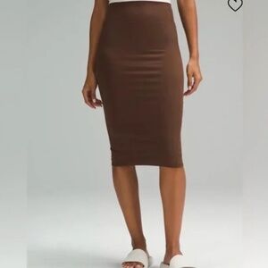 LuluLemon Nulu Slim-Fit High-Rise Midi Skirt in Brown Sz. 4